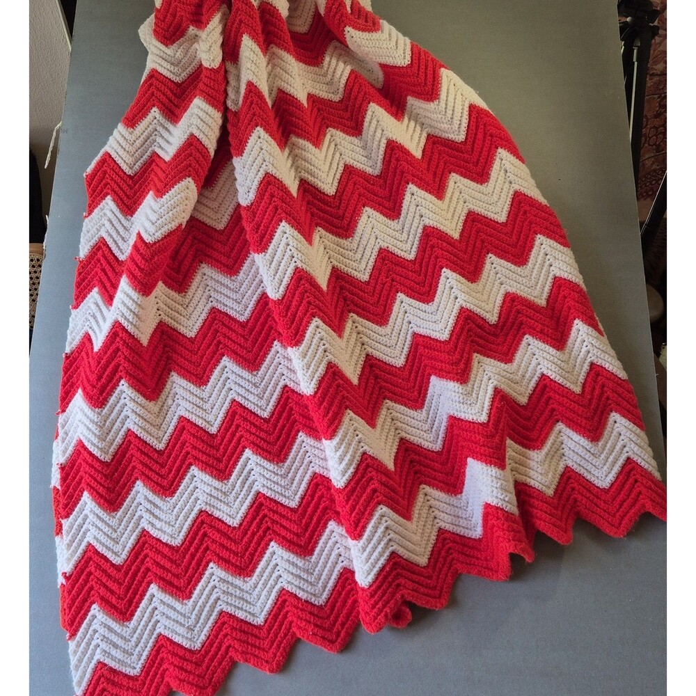 Handmade Chevron Zig Zag Crochet Afghan Blanket Throw 40" x 80" Red Wh Cream